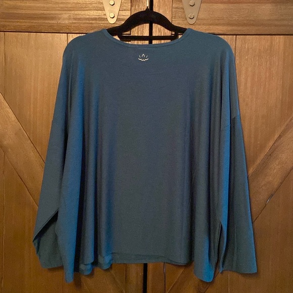 Beyond Yoga Featherweight Daydreamer Pullover - Picture 3 of 4